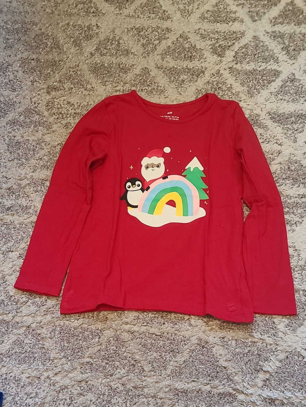 10 for $25 - H&M Girls 5T/6 Red Long Sleeve Shirt with Santa (Christmas)